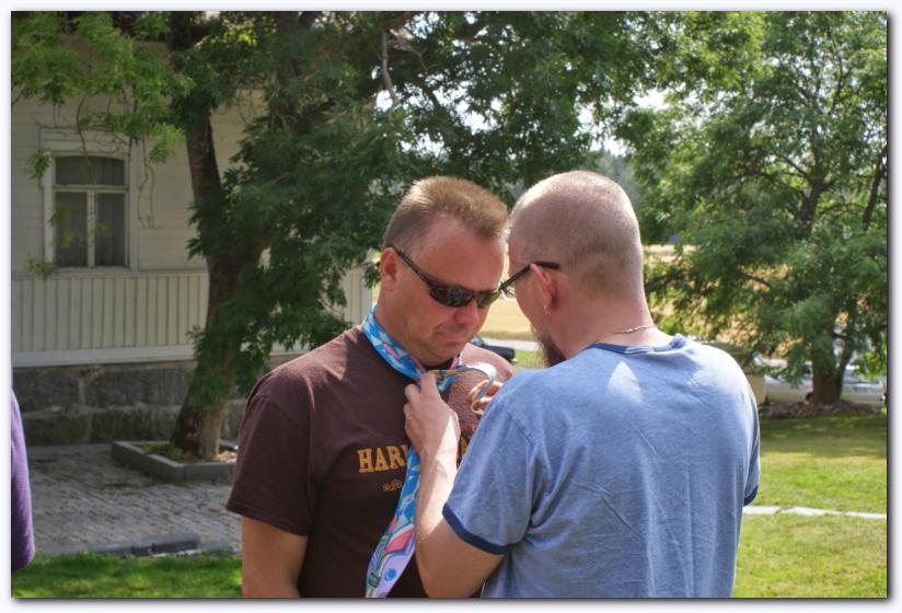 802x537 pixels (77K)